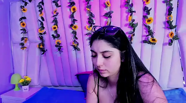 Lucy Anall  online show from 02.04.25