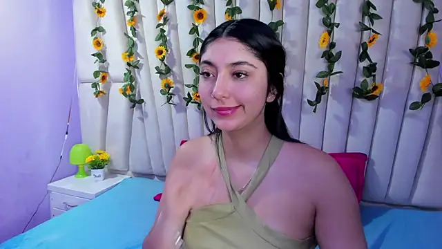 Lucy Anall  online show from 02.22.25