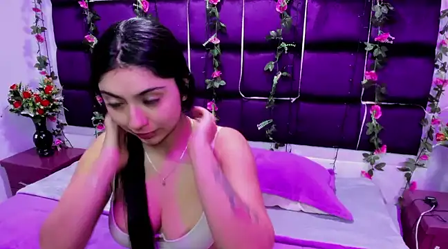 Lucy Anall  online show from 03.05.25