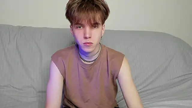 Snapshot of braxiboy chatting on 12.13.24 braxiboy online show from 12.13.24