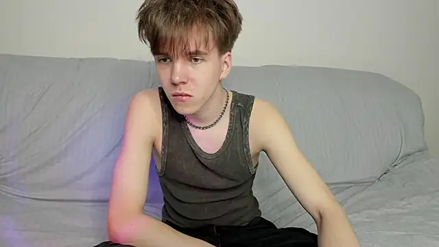 Snapshot of braxiboy chatting on 12.14.24 braxiboy online show from 12.14.24