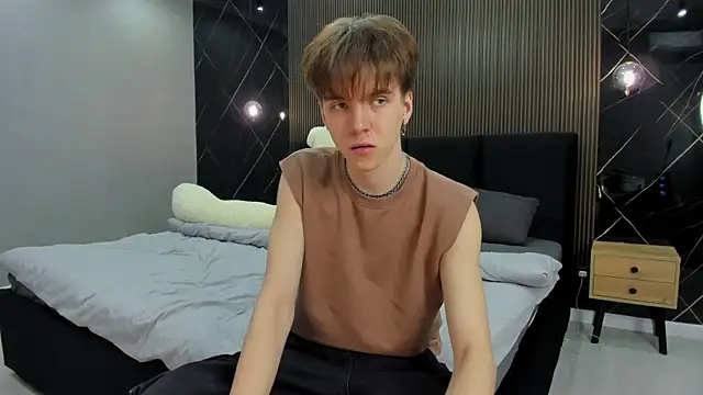 Snapshot of braxiboy chatting on 01.02.25 braxiboy online show from 01.02.25