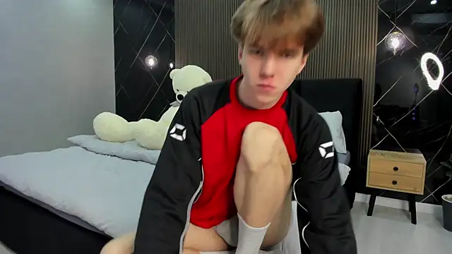 Snapshot of braxiboy chatting on 01.12.25 braxiboy online show from 01.12.25