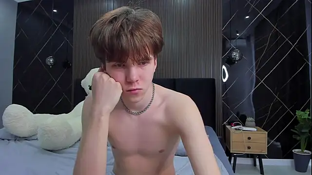 Snapshot of braxiboy chatting on 02.09.25 braxiboy online show from 02.09.25