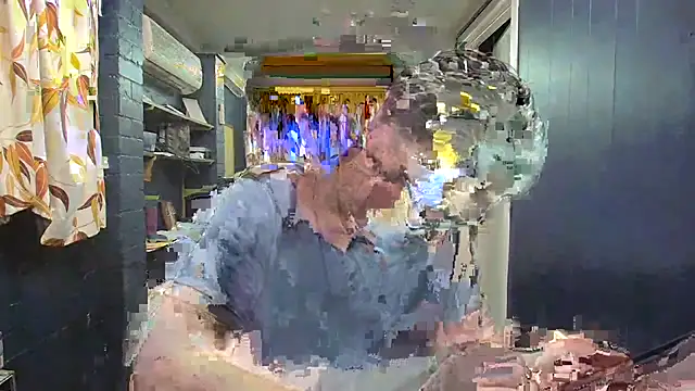 Snapshot of tilobinder chatting on 12.20.25 tilobinder online show from 12.20.25