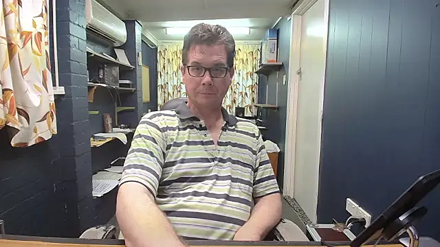 Snapshot of tilobinder chatting on 01.17.26 tilobinder online show from 01.17.26