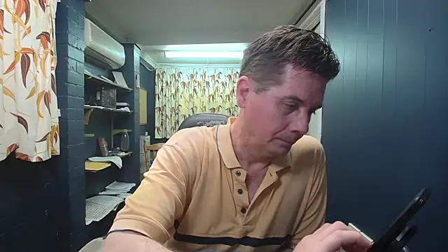 Snapshot of tilobinder chatting on 03.01.26 tilobinder online show from 03.01.26