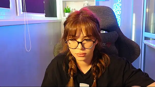 CutiePie3 online show from 11.30.25