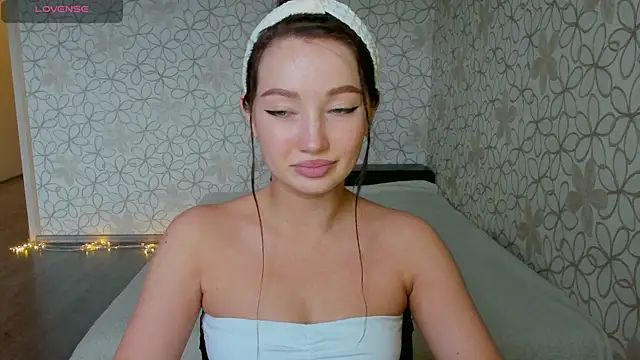 Lissa Cristal online show from 05.17.26