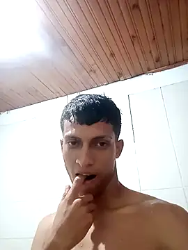 Snapshot of wolf_james123 chatting on 12.26.24 wolf james123 online show from 12.26.24