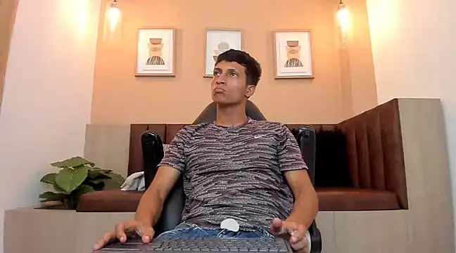 Snapshot of wolf_james123 chatting on 02.02.25 wolf james123 online show from 02.02.25