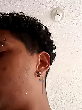 Snapshot of gugao666 chatting on 01.17.25 gugao666 online show from 01.17.25