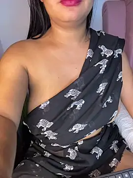 Snapshot of shara_queen1 chatting on 04.30.26 shara queen1 online show from 04.30.26