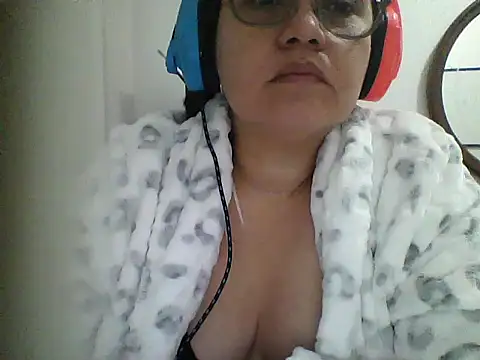 gaby0075 online show from 12.11.24