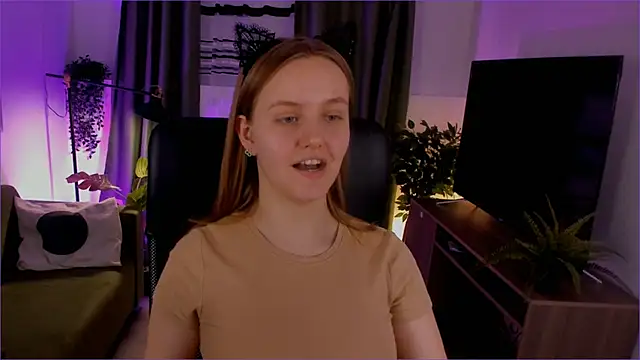 Snapshot of KellyPoter chatting on 12.14.24 KellyPoter online show from 12.14.24
