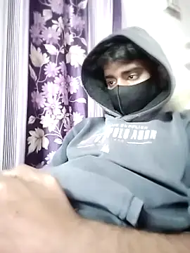 Snapshot of piyush_7inch chatting on 12.11.24 piyush 7inch online show from 12.11.24