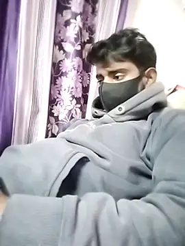 Snapshot of piyush_7inch chatting on 12.15.24 piyush 7inch online show from 12.15.24