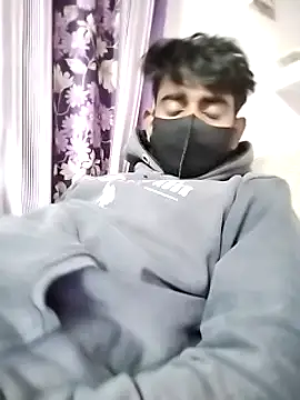 Snapshot of piyush_7inch chatting on 12.16.24 piyush 7inch online show from 12.16.24
