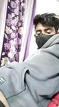Snapshot of piyush_7inch chatting on 12.17.24 piyush 7inch online show from 12.17.24