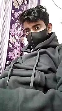 Snapshot of piyush_7inch chatting on 12.18.24 piyush 7inch online show from 12.18.24