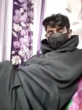 Snapshot of piyush_7inch chatting on 12.25.24 piyush 7inch online show from 12.25.24