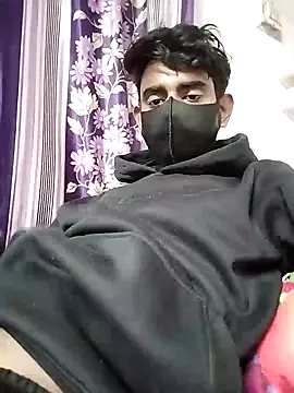 Snapshot of piyush_7inch chatting on 12.25.24 piyush 7inch online show from 12.25.24