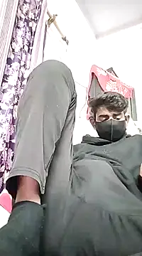 Snapshot of piyush_7inch chatting on 12.26.24 piyush 7inch online show from 12.26.24