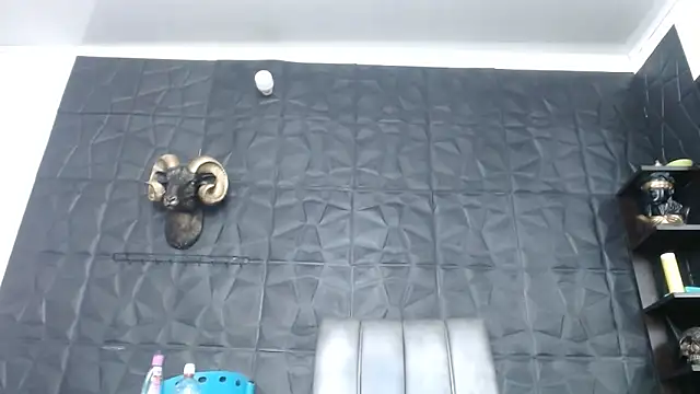 Hanna Fox 69 online show from 10.29.25