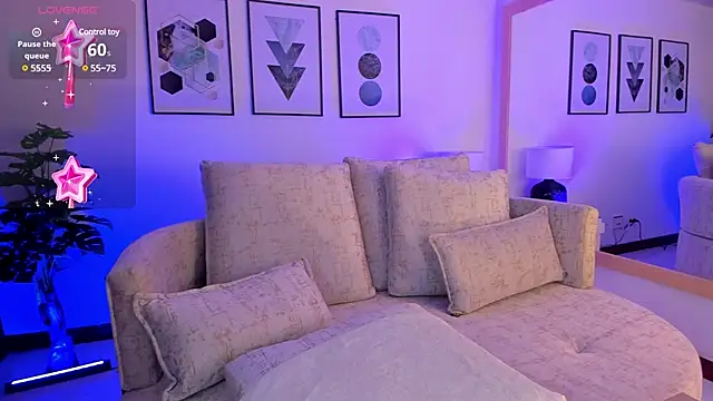 Snapshot of CattleyaScaly chatting on 12.10.24 CattleyaScaly online show from 12.10.24