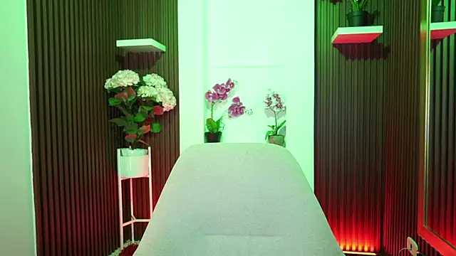 Snapshot of CattleyaScaly chatting on 09.25.25 CattleyaScaly online show from 09.25.25