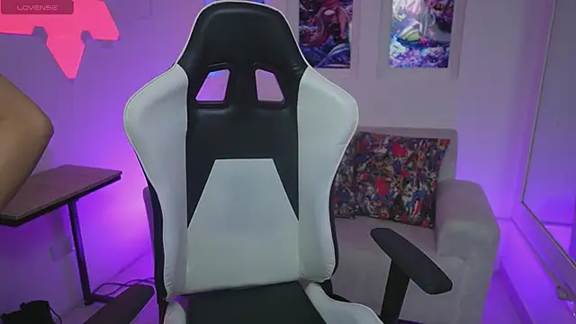 Snapshot of CattleyaScaly chatting on 09.27.25 CattleyaScaly online show from 09.27.25