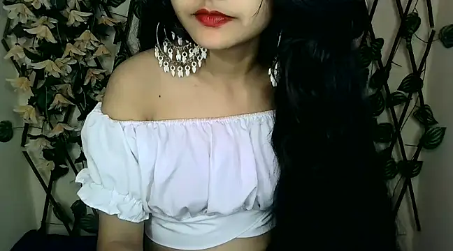 Snapshot of SUZY_FROMUS chatting on 02.02.25 SUZY FROMUS online show from 02.02.25