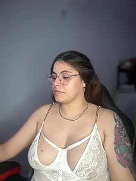 Snapshot of Yuli_zuha chatting on 12.08.24 Yuli zuha online show from 12.08.24