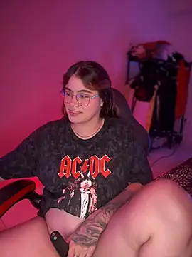 Snapshot of Yuli_zuha chatting on 12.16.24 Yuli zuha online show from 12.16.24