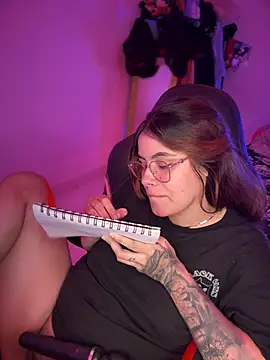 Snapshot of Yuli_zuha chatting on 12.31.24 Yuli zuha online show from 12.31.24