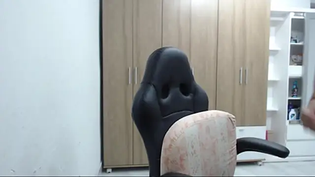 RoxanaLove9 online show from 11.16.25