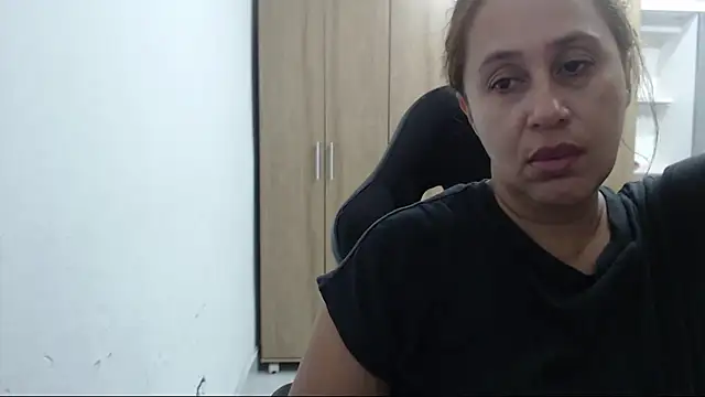 RoxanaLove9 online show from 06.19.26