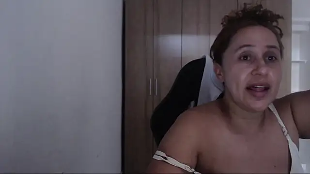 RoxanaLove9 online show from 06.29.26