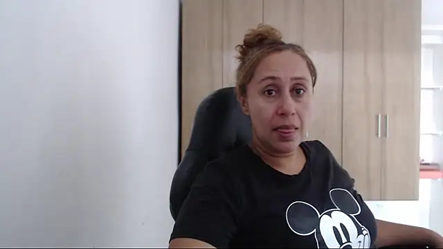 RoxanaLove9 online show from 07.04.26
