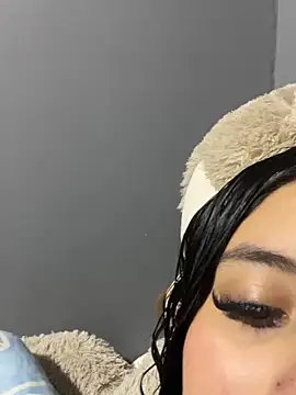 Annie9  online show from 04.13.26