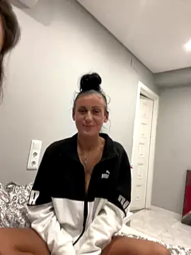 Snapshot of SweNatasha chatting on 12.02.24 SweNatasha online show from 12.02.24