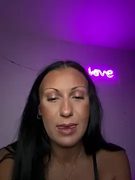 Snapshot of SweNatasha chatting on 12.21.24 SweNatasha online show from 12.21.24