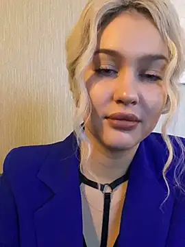 KikiWatson online show from 01.19.25