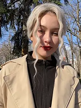 KikiWatson online show from 01.21.25