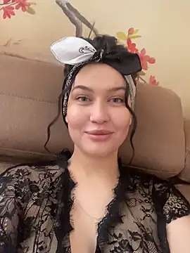 KikiWatson online show from 02.28.25