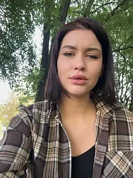 KikiWatson online show from 09.25.25