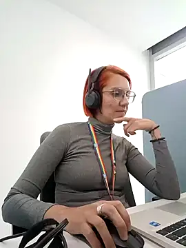 your red rose  online show from 01.29.25