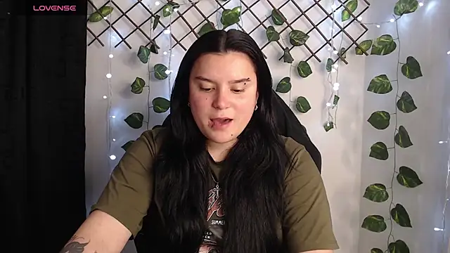 Snapshot of Nika_1_ chatting on 05.19.26 Nika 1 online show from 05.19.26