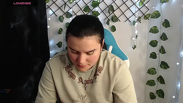 Snapshot of Nika_1_ chatting on 05.25.26 Nika 1 online show from 05.25.26