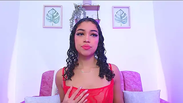 Snapshot of Sara_Jhonson chatting on 12.01.24 Sara Jhonson online show from 12.01.24